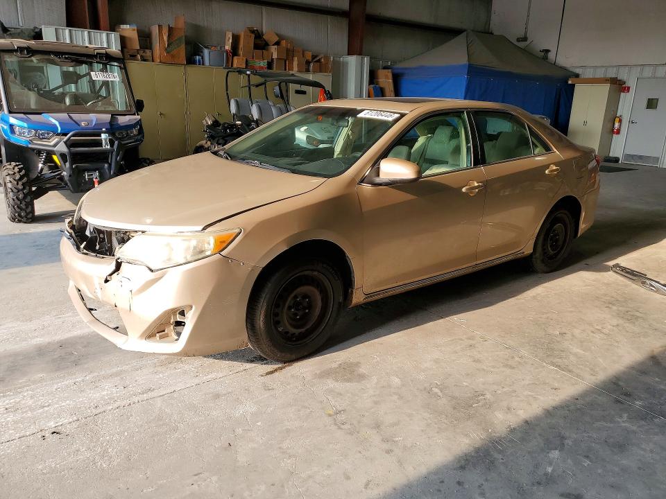 61206446 :رقم المزاد ، 4T4BF1FK8CR259582 vin ، 2012 Toyota Camry مزاد بيع