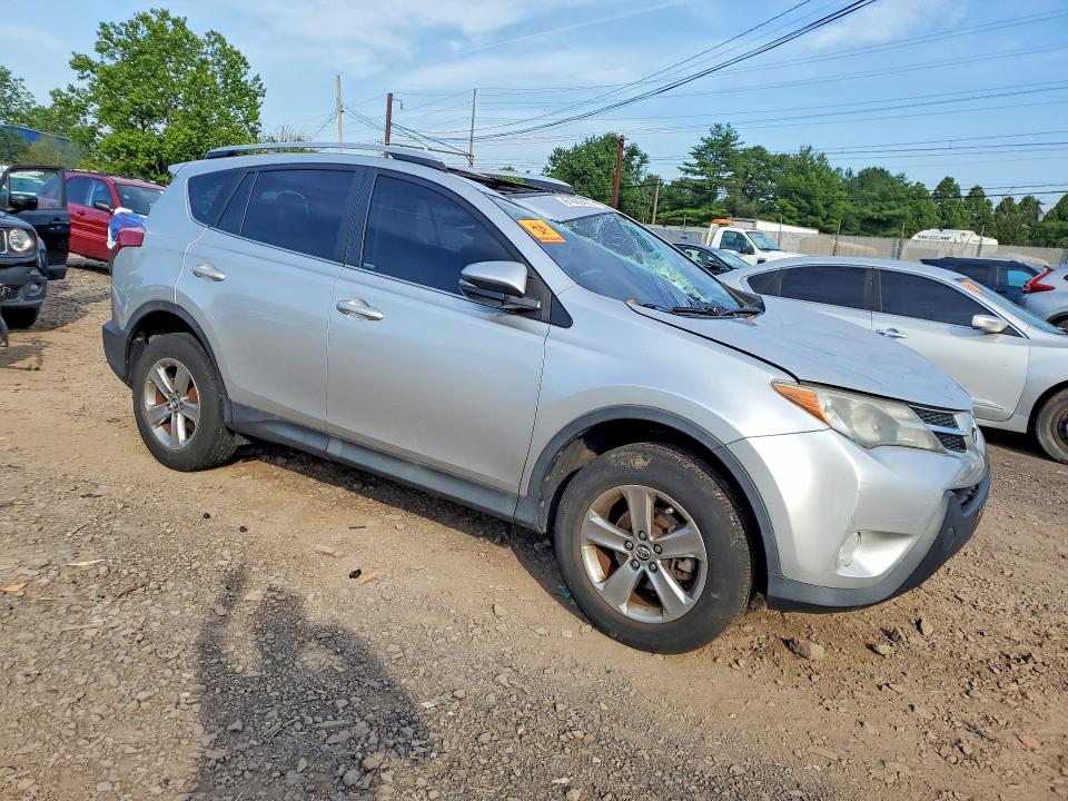 61089436 :رقم المزاد ، 2T3RFREV2FW345100 vin ، 2015 Toyota Rav4 مزاد بيع