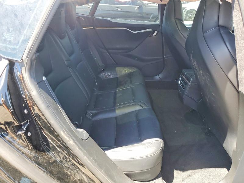 60255876 :رقم المزاد ، 5YJSA1E28JF239840 vin ، 2018 Tesla Model S مزاد بيع