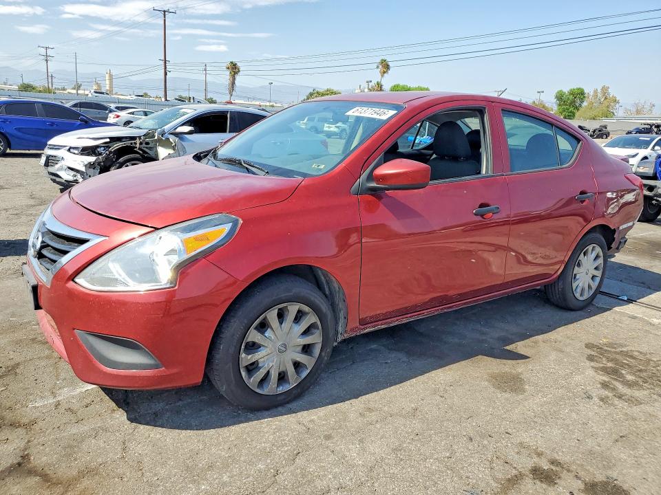 61371946 :رقم المزاد ، 3N1CN7AP4JL841104 vin ، 2018 Nissan Versa مزاد بيع