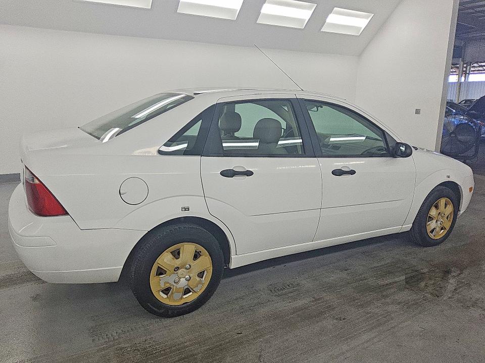 61150766 :رقم المزاد ، 1FAHP34N67W323181 vin ، 2007 Ford Focus مزاد بيع