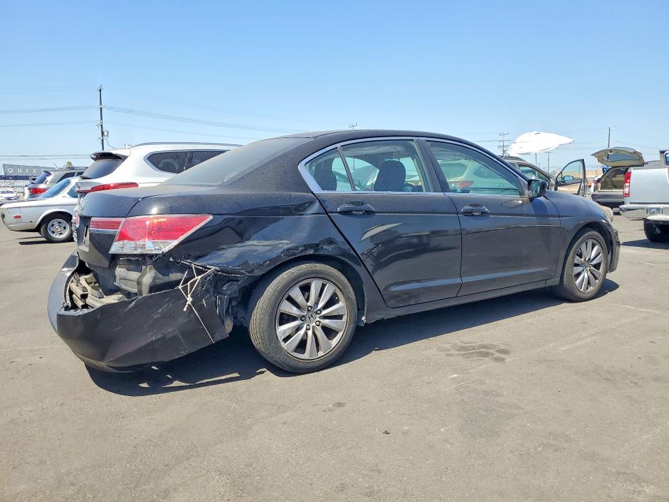 2011 Honda Accord მანქანა იყიდება აუქციონზე, vin: 1HGCP2E7XBA129484, აუქციონის ნომერი: 62796076