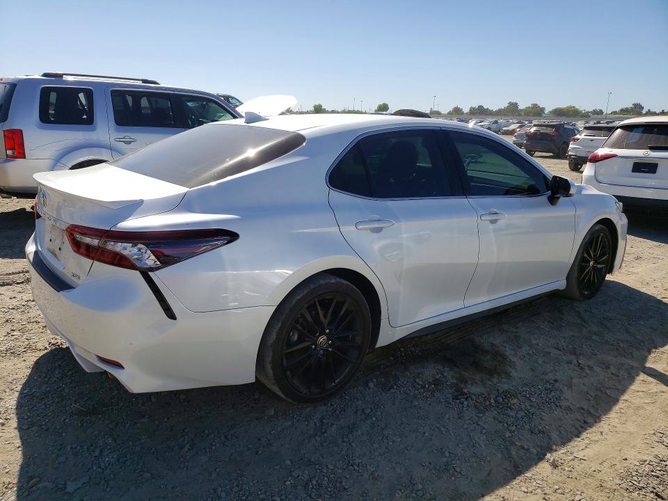 Продажа на аукционе авто 2021 Toyota Camry, vin: 4T1K61AK9MU541054, номер лота: 62748196
