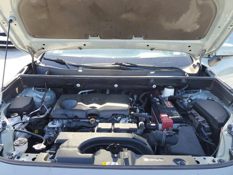61997376 :رقم المزاد ، 2T3C1RFV8MW138632 vin ، 2021 Toyota Rav4 مزاد بيع
