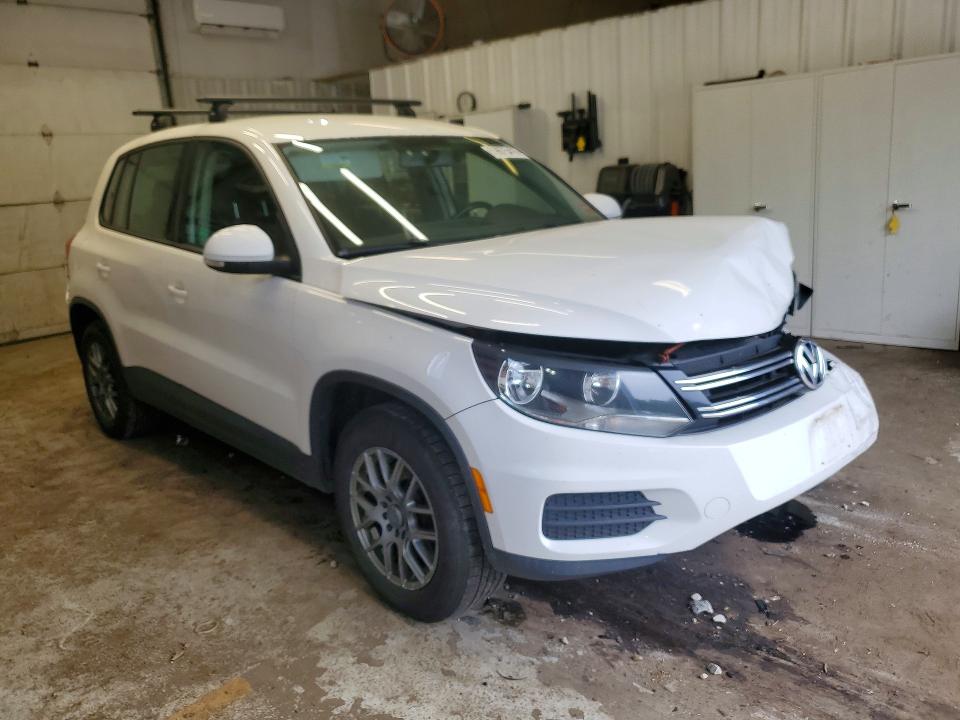 2013 Volkswagen Tiguan მანქანა იყიდება აუქციონზე, vin: WVGBV3AX8DW575274, აუქციონის ნომერი: 59675416