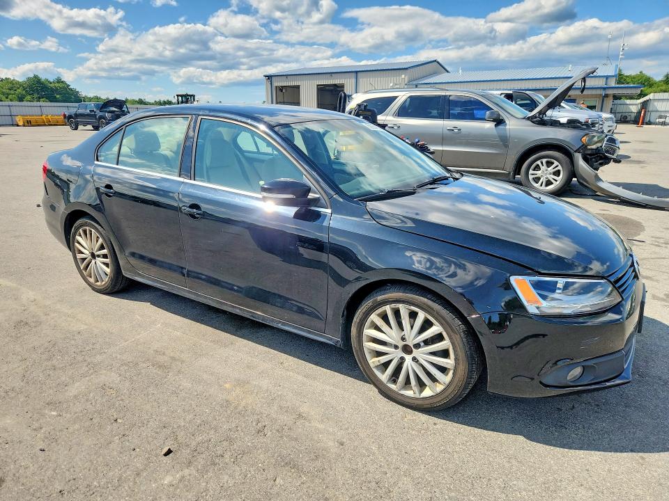 62054296 :رقم المزاد ، 3VWLZ7AJXBM348873 vin ، 2011 Volkswagen Jetta مزاد بيع