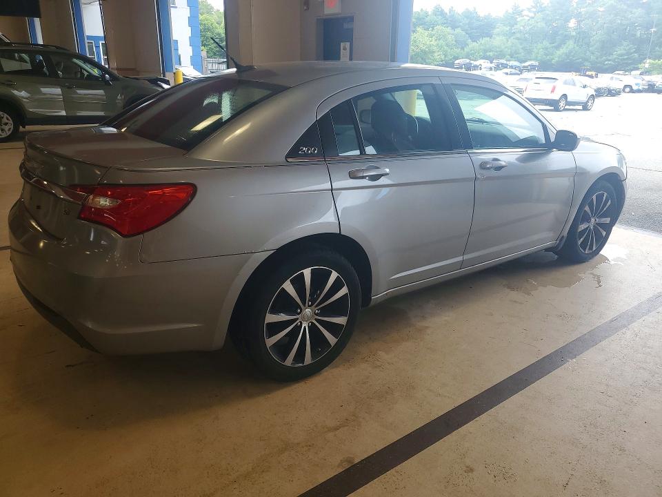 2014 Chrysler 200 მანქანა იყიდება აუქციონზე, vin: 1C3CCBBB3EN185335, აუქციონის ნომერი: 62243466