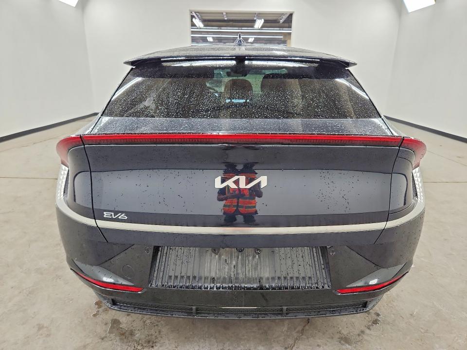 2023 Kia Ev6 მანქანა იყიდება აუქციონზე, vin: KNDC34LA2P5610124, აუქციონის ნომერი: 61195996