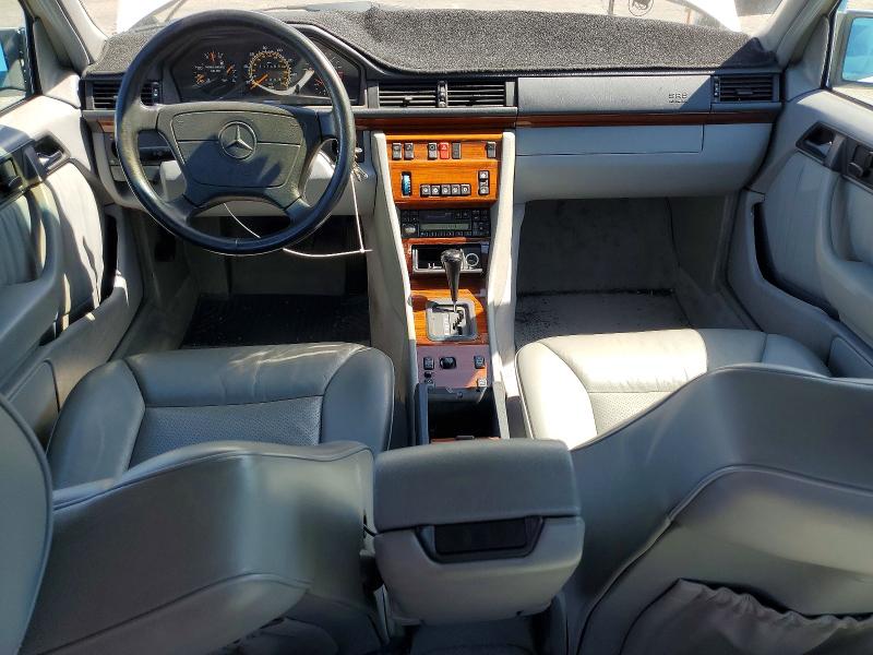 1995 Mercedes-benz E მანქანა იყიდება აუქციონზე, vin: WDBEA32EXSC271970, აუქციონის ნომერი: 62513686
