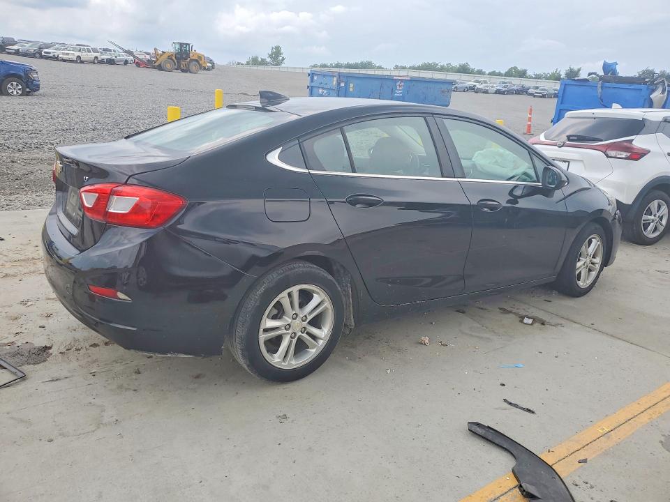 Продаж на аукціоні авто 2018 Chevrolet Cruze, vin: 1G1BE5SM0J7152174, номер лоту: 59816336