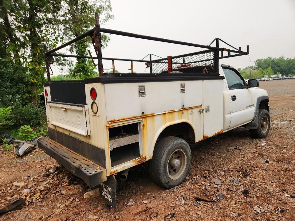 61535306 :رقم المزاد ، 1GTHC24U74E401654 vin ، 2004 Gmc Sierra مزاد بيع