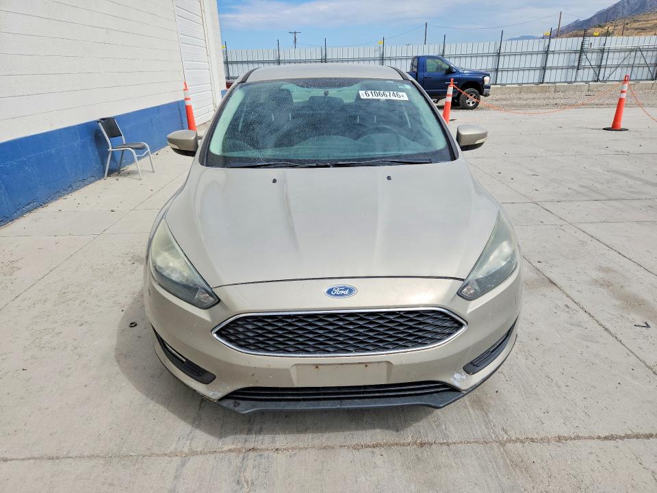 61066746 :رقم المزاد ، 1FADP3K21FL283129 vin ، 2015 Ford Focus مزاد بيع