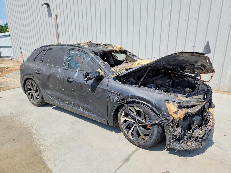 2024 Audi Q8 E-tron მანქანა იყიდება აუქციონზე, vin: WA15AAGE5RB065478, აუქციონის ნომერი: 54698896