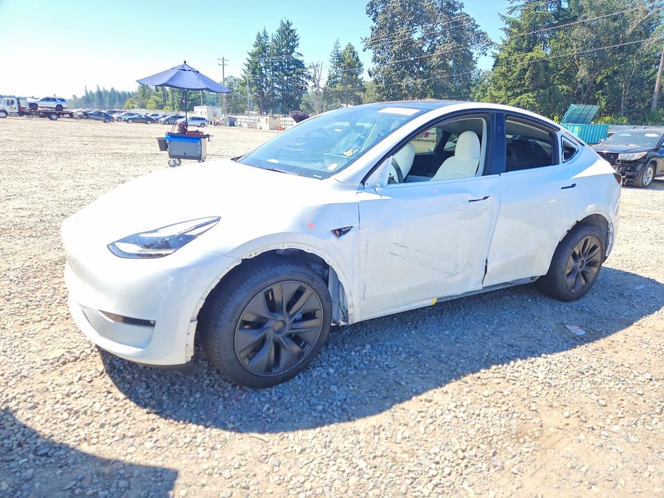 61796956 :رقم المزاد ، 7SAYGAEEXSF299383 vin ، 2025 Tesla Model Y مزاد بيع