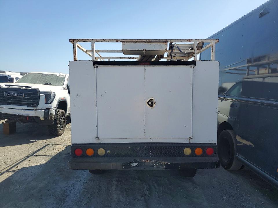 Продаж на аукціоні авто 2001 Chevrolet Silverado, vin: 1GBHC24U61E318944, номер лоту: 61220266