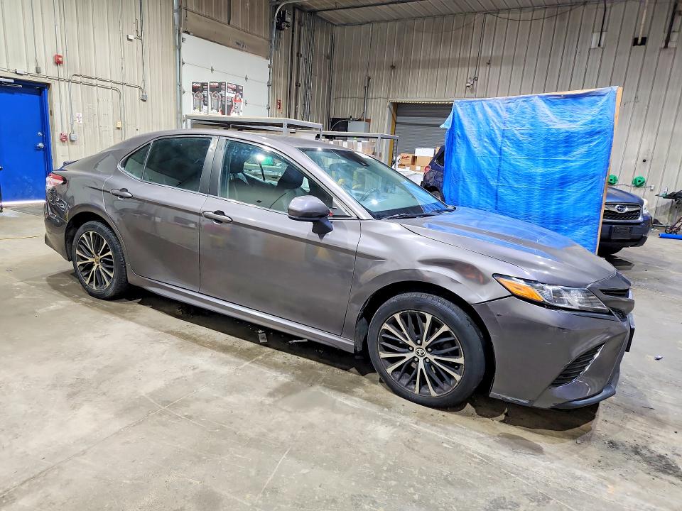 85982015 :رقم المزاد ، 4T1G11AK0LU361092 vin ، 2020 Toyota Camry مزاد بيع