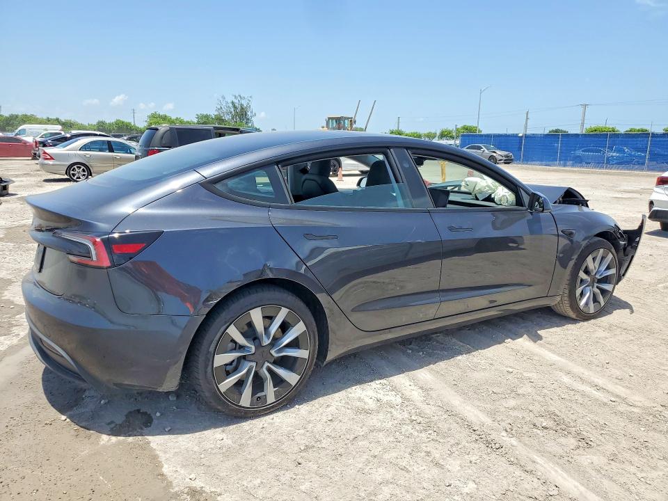 61314186 :رقم المزاد ، 5YJ3E1EAXTF142318 vin ، 2026 Tesla Model 3 مزاد بيع
