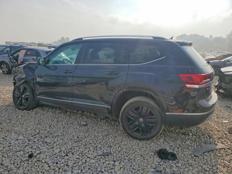 60808636 :رقم المزاد ، 1V2MR2CA6JC566783 vin ، 2018 Volkswagen Atlas مزاد بيع