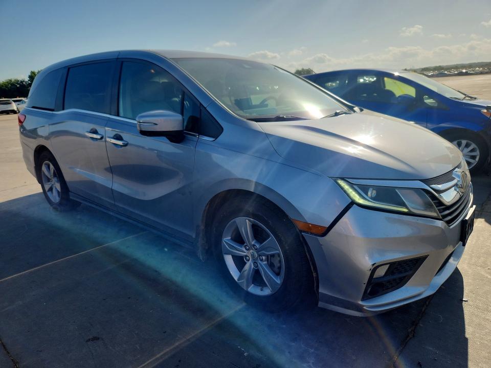 59277546 :رقم المزاد ، 5FNRL6H79JB003792 vin ، 2018 Honda Odyssey مزاد بيع