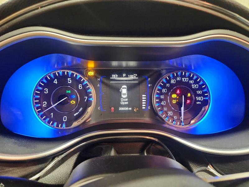 2015 Chrysler 200 მანქანა იყიდება აუქციონზე, vin: 1C3CCCABXFN590729, აუქციონის ნომერი: 59894836