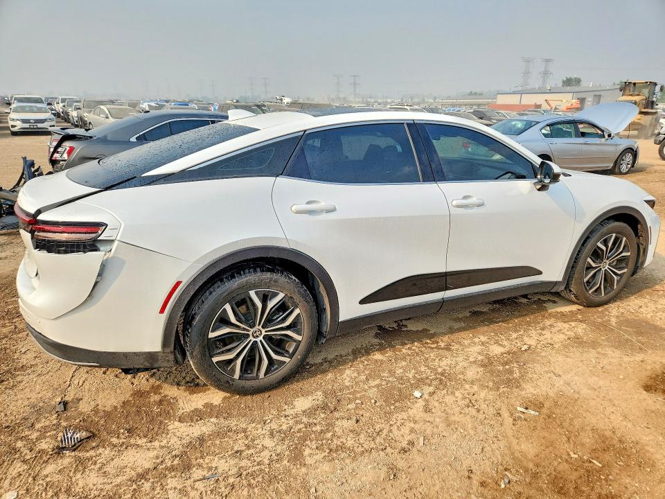 60661226 :رقم المزاد ، JTDAAAAF7P3011032 vin ، 2023 Toyota Crown مزاد بيع