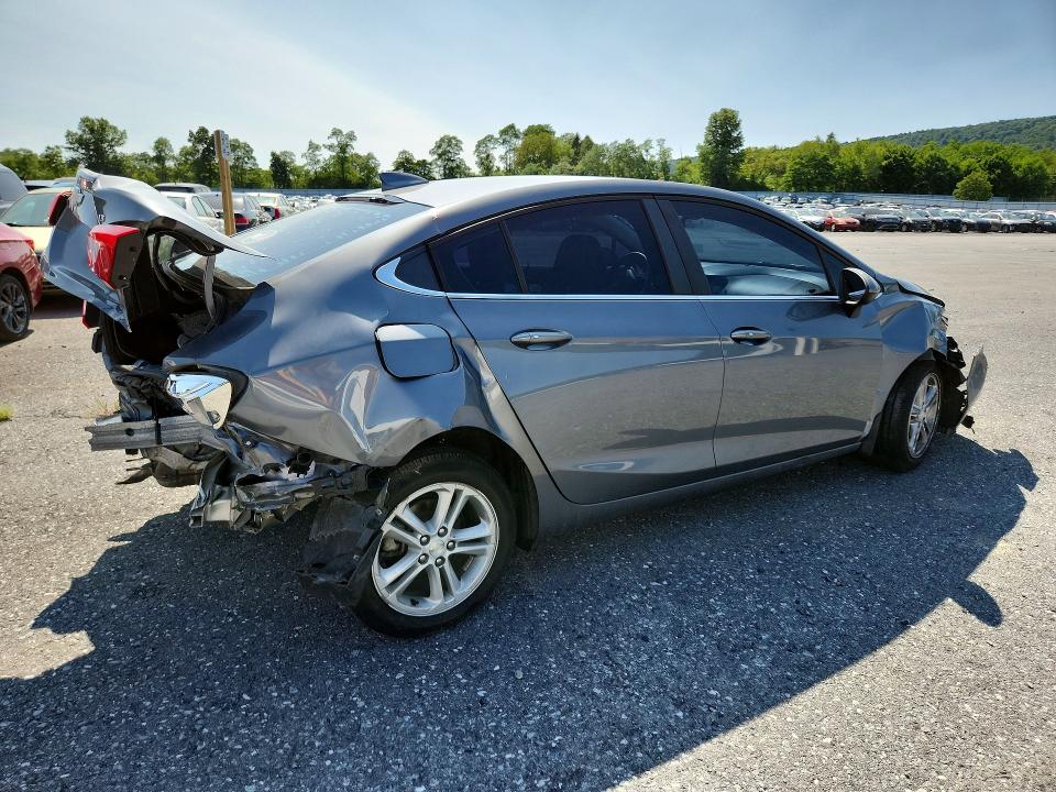 Продаж на аукціоні авто 2018 Chevrolet Cruze, vin: 1G1BE5SM8J7134229, номер лоту: 62619096