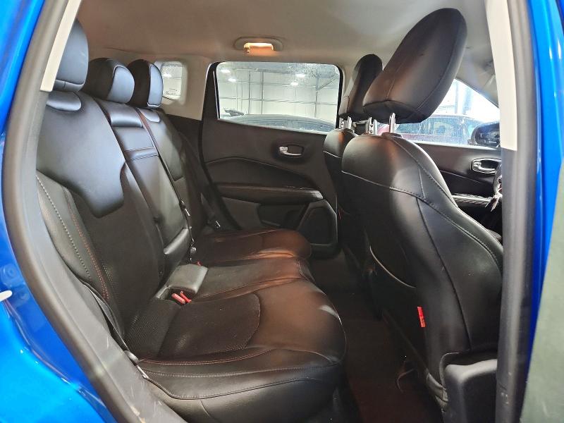 61113756 :رقم المزاد ، 3C4NJDDB0JT375168 vin ، 2018 Jeep Compass مزاد بيع