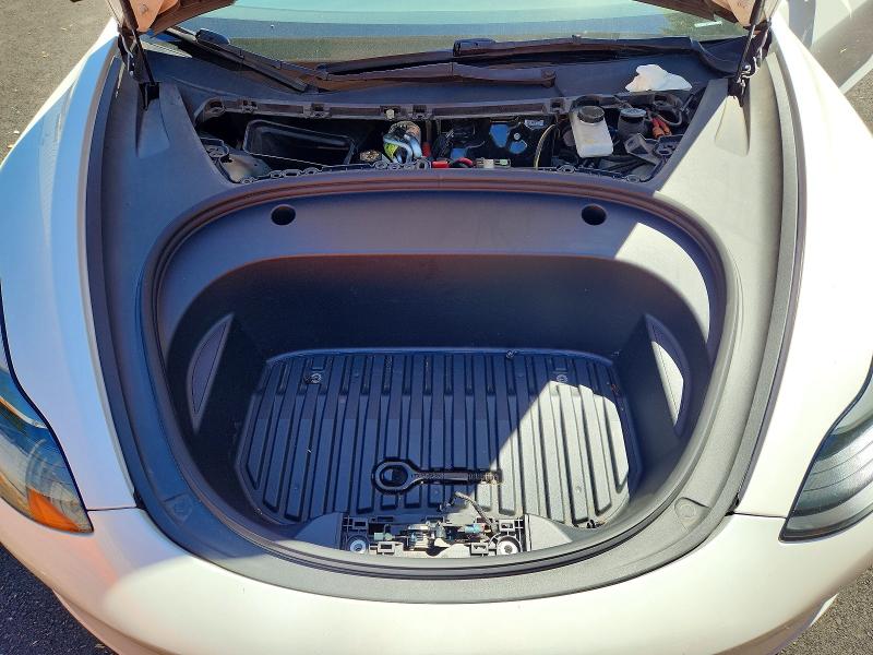 60676596 :رقم المزاد ، 5YJ3E1EA5NF285731 vin ، 2022 Tesla Model 3 مزاد بيع