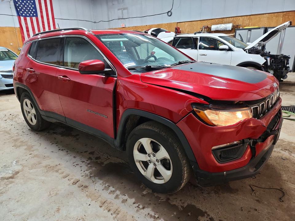 61299966 :رقم المزاد ، 3C4NJDBB0JT115128 vin ، 2018 Jeep Compass مزاد بيع