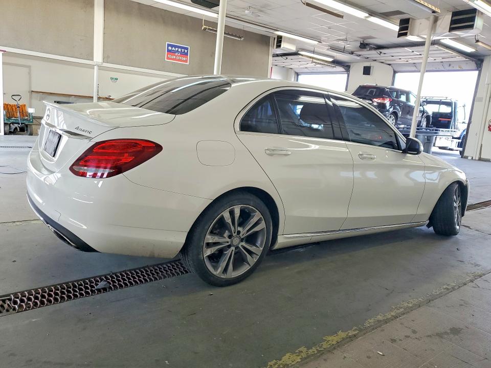2015 Mercedes-benz C მანქანა იყიდება აუქციონზე, vin: 55SWF4KB7FU082980, აუქციონის ნომერი: 63051946