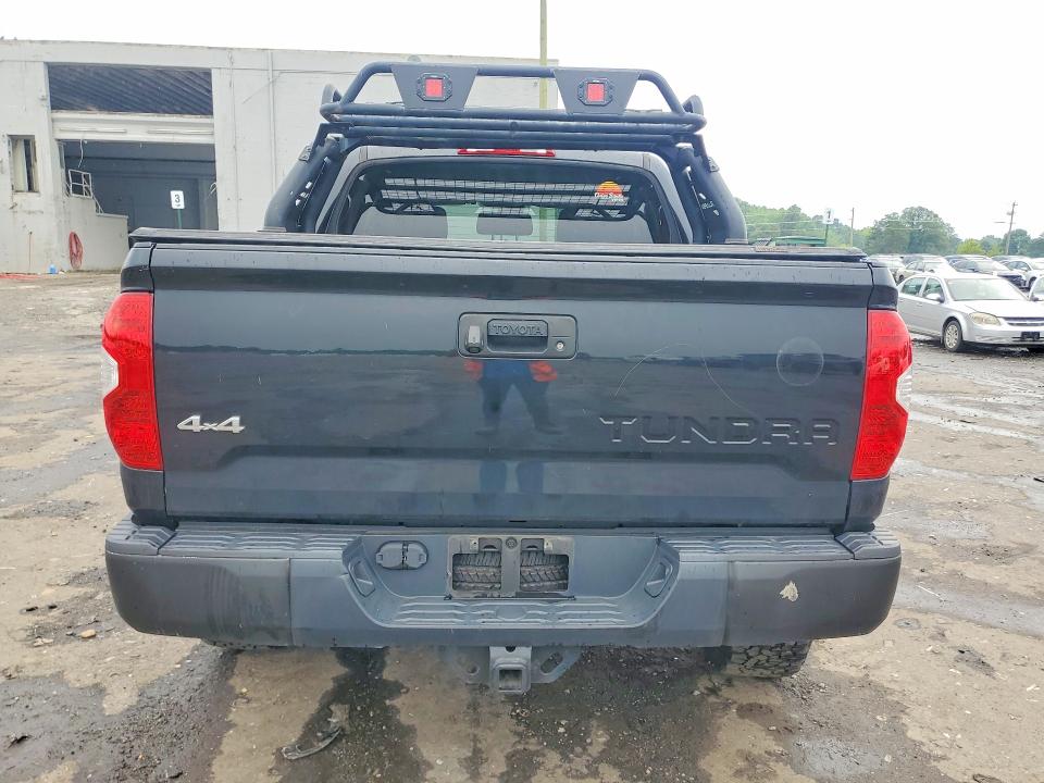 Auction sale of the 2018 Toyota Tundra, vin: 5TFDM5F19JX074819, lot number: 60764656