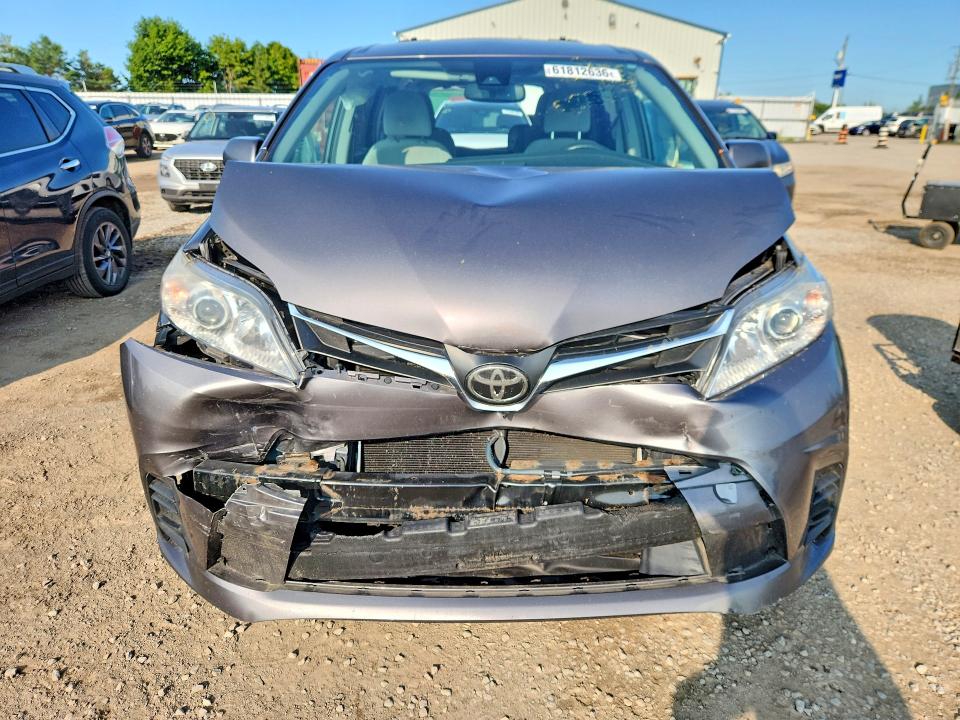 Aukcja sprzedaży 2018 Toyota Sienna, vin: 5TDKZ3DC5JS926381, numer aukcji: 61812636