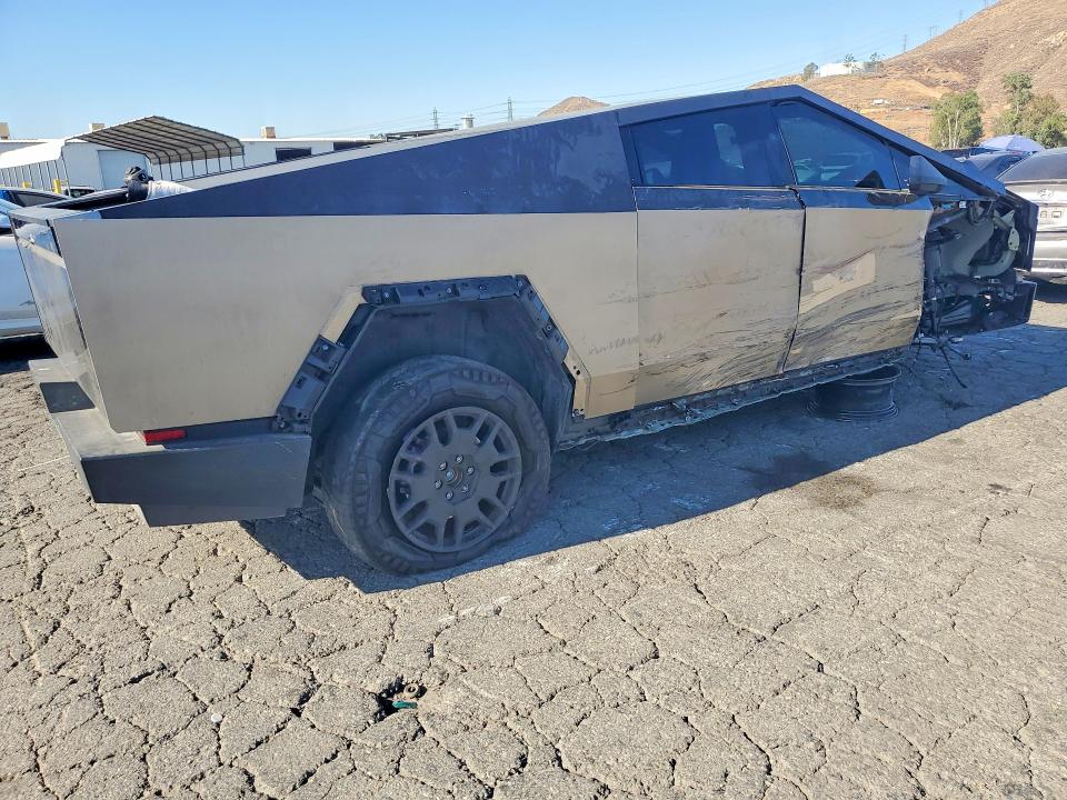 59350306 :رقم المزاد ، 7G2CEHED6RA021212 vin ، 2024 Tesla Cybertruck مزاد بيع