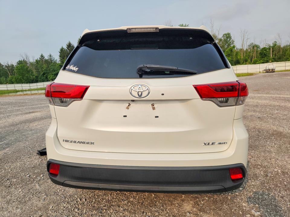 2019 Toyota Highlander მანქანა იყიდება აუქციონზე, vin: 5TDJZRFH0KS570818, აუქციონის ნომერი: 62430466
