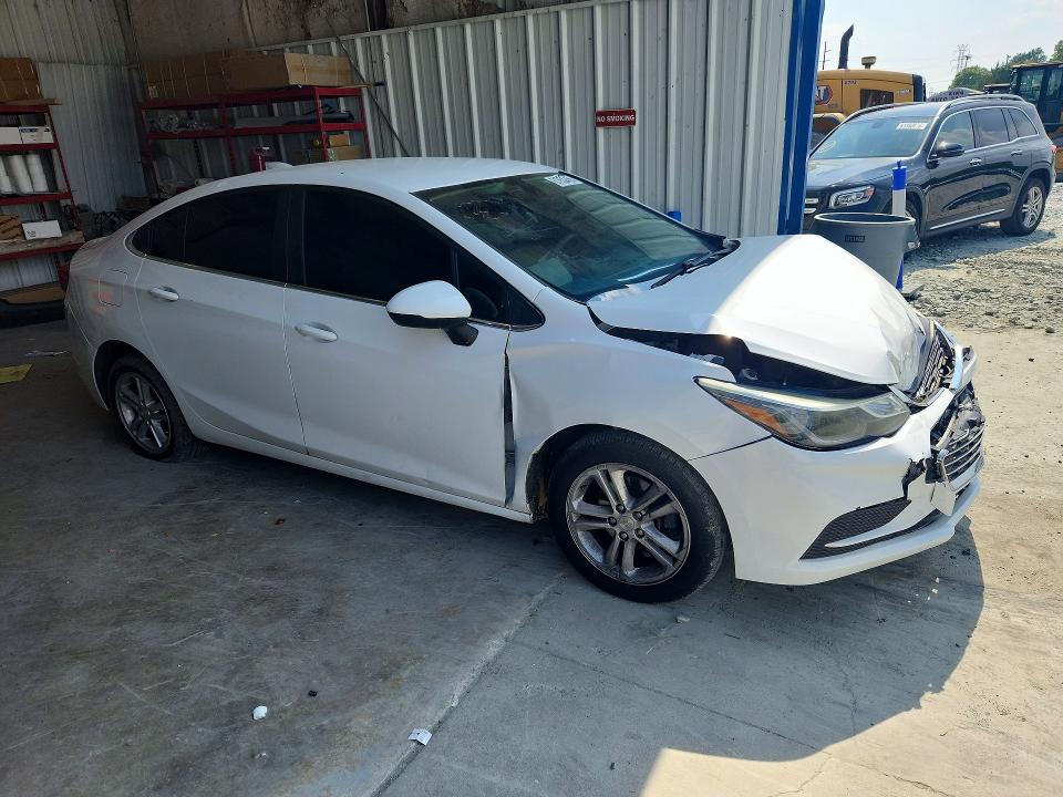 61850466 :رقم المزاد ، 1G1BE5SM6J7205539 vin ، 2018 Chevrolet Cruze مزاد بيع