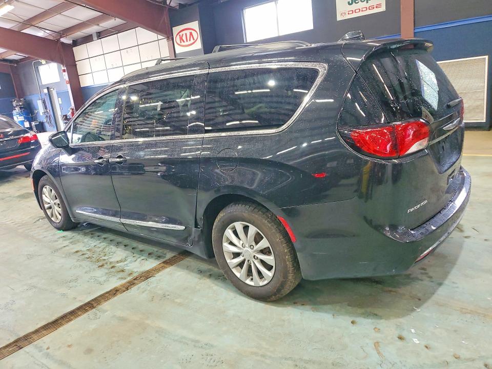 Продаж на аукціоні авто 2017 Chrysler Pacifica, vin: 2C4RC1BG8HR583692, номер лоту: 63364766