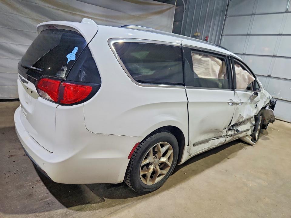 2017 Chrysler Pacifica მანქანა იყიდება აუქციონზე, vin: 2C4RC1BG8HR676213, აუქციონის ნომერი: 61951436