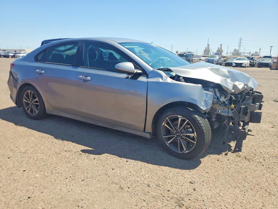 63143116 :رقم المزاد ، 3KPF24AD1RE738505 vin ، 2024 Kia Forte مزاد بيع
