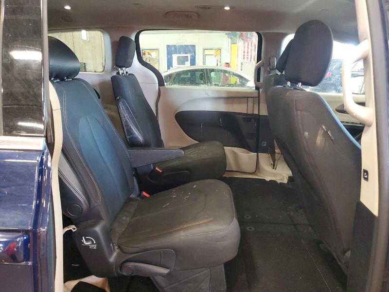 60389006 :رقم المزاد ، 2C4RC1DG8HR522212 vin ، 2017 Chrysler Pacifica مزاد بيع