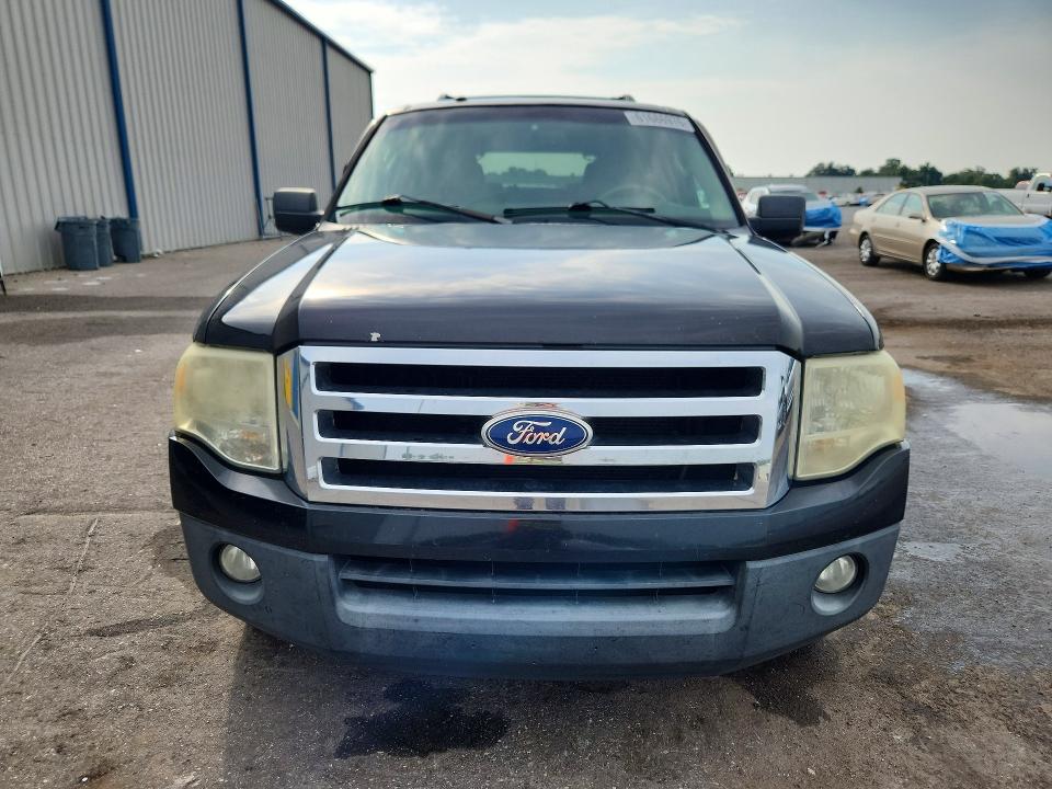 61686976 :رقم المزاد ، 1FMJU1F54BEF34296 vin ، 2011 Ford Expedition مزاد بيع