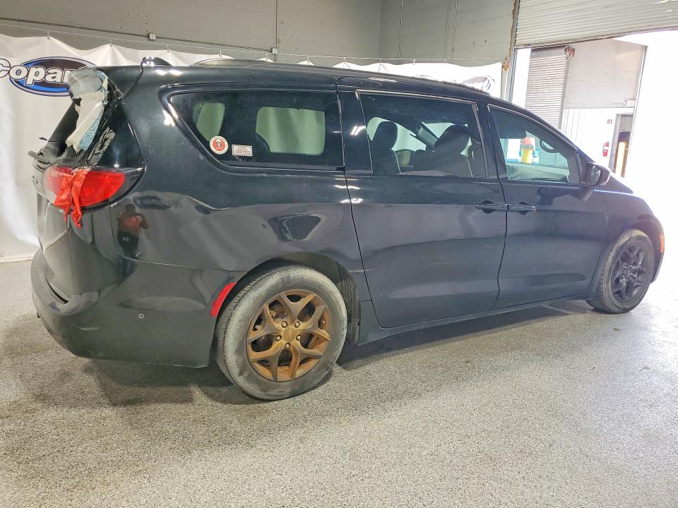 59847326 :رقم المزاد ، 2C4RC1EG1LR100046 vin ، 2020 Chrysler Pacifica مزاد بيع