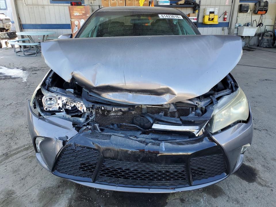 2015 Toyota Camry მანქანა იყიდება აუქციონზე, vin: 4T1BF1FK1FU982477, აუქციონის ნომერი: 61423016