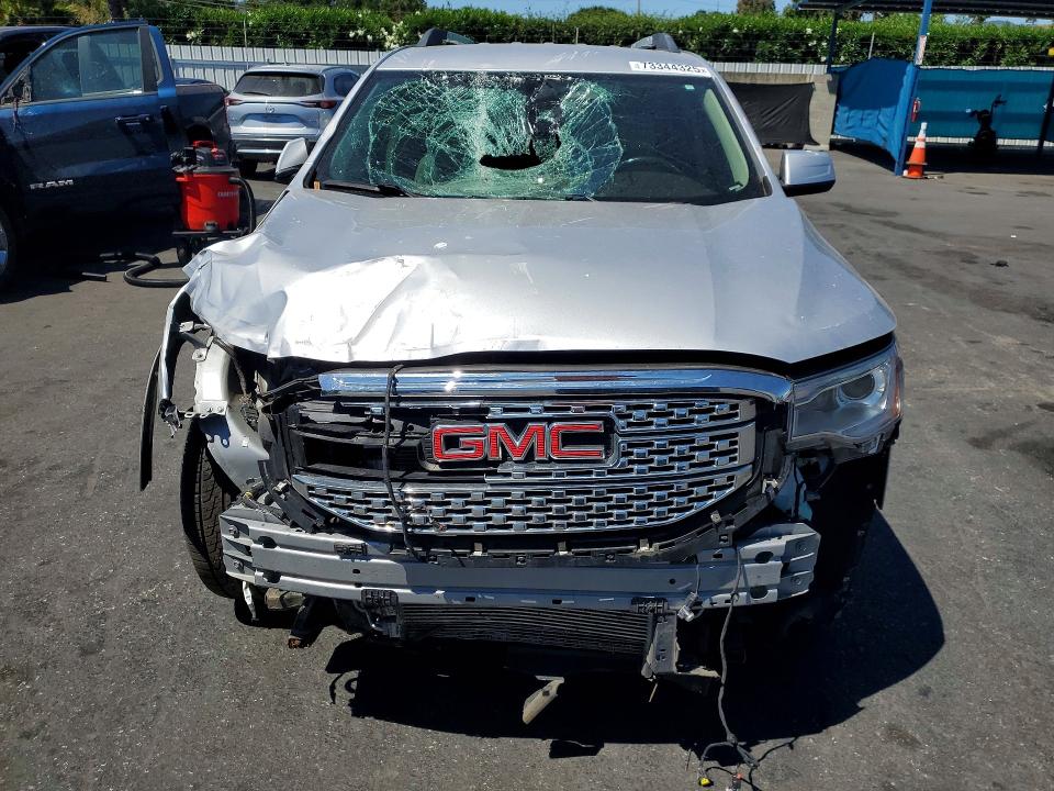 73344325 :رقم المزاد ، 1GKKNPLS2HZ308962 vin ، 2017 Gmc Acadia مزاد بيع