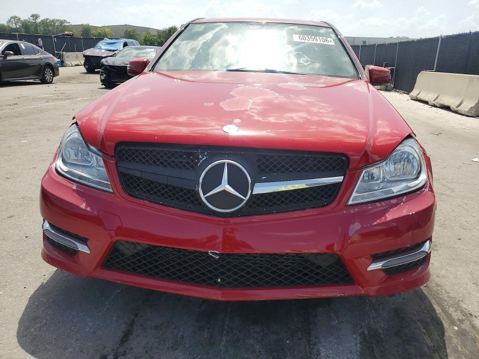 Продажа на аукционе авто 2013 Mercedes-benz C, vin: WDDGF4HB5DR288776, номер лота: 60359106