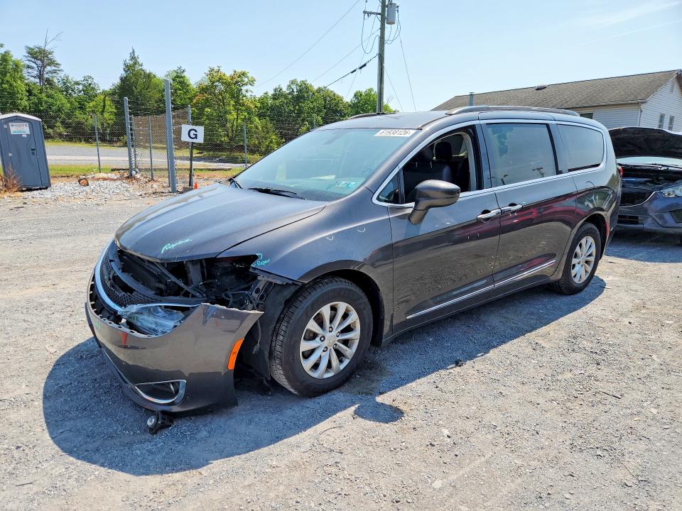 61938126 :رقم المزاد ، 2C4RC1BG6HR805209 vin ، 2017 Chrysler Pacifica مزاد بيع
