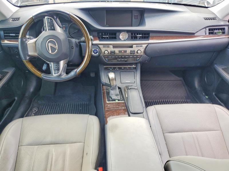 60742946 :رقم المزاد ، JTHBW1GGXJ2181130 vin ، 2018 Lexus Es مزاد بيع