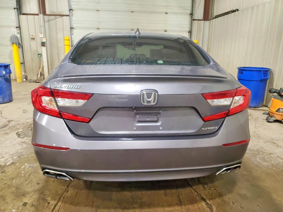 Продаж на аукціоні авто 2018 Honda Accord, vin: 1HGCV1F32JA007308, номер лоту: 61705246