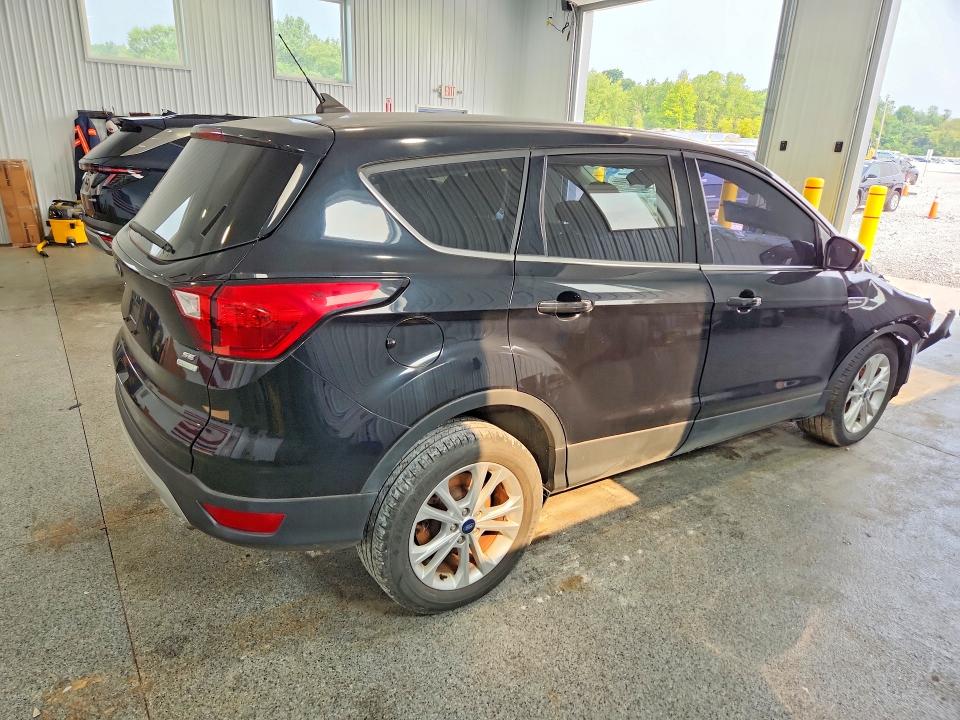 Продажа на аукционе авто 2019 Ford Escape, vin: 1FMCU0GD4KUB72808, номер лота: 62516076