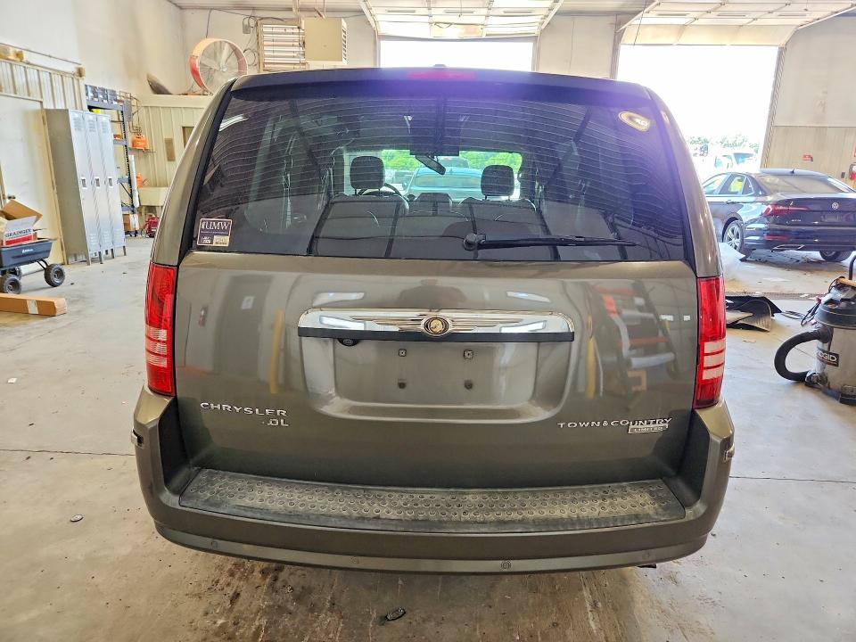 60086996 :رقم المزاد ، 2A4RR6DX8AR239966 vin ، 2010 Chrysler Town & Country مزاد بيع