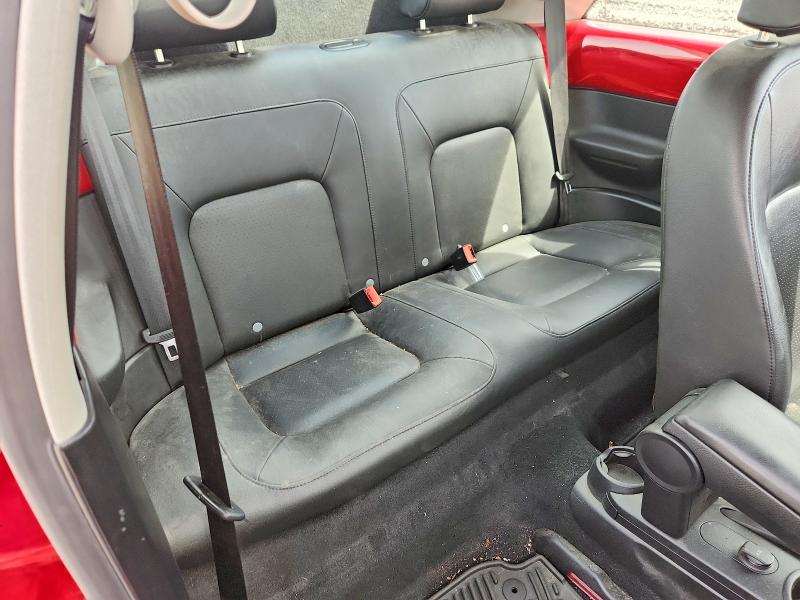 60819066 :رقم المزاد ، 3VWRG3AG7AM013372 vin ، 2010 Volkswagen New Beetle مزاد بيع